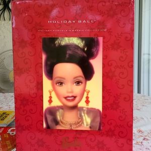 Beautiful 1997 HOLIDAY BALL PORCELAIN BARBIE, NEW RARE FIND IN BOX